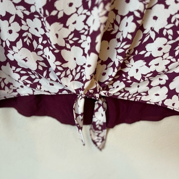 Maroon Floral Tie Front Blouse Criss Cross Neck – BCX Juniors Medium - Picture 5 of 7